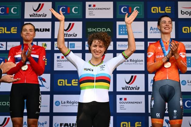 UEC 2025 Road European Championship, EM, Europameisterschaft Drome-Ardeche 01 10 2025 ETOILE-SUR-RHONE, FRANCE - OCTOBER 01 : Reusser Marlen (Switzerland) Ottestad Mie Bjorndal (Norway) and Bredewold Mischa (NED) during the podium ceremony of the Women Elite Individual Time Trial of the 2025 UEC Road European Championship Drome-Ardeche 10th edition an UCI Continental Championships cycling race of 24 km with start in Loriol-sur-Drome and finish in Etoile-sur-Rhone on October 1, 2025 in Etoile-sur-Rhone, France, 01 10 2025 Etoile-sur-Rhone France  Copyright: xVincentxKalutx