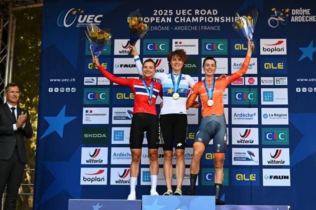 UEC 2025 Road European Championship, EM, Europameisterschaft Drome-Ardeche 01 10 2025 ETOILE-SUR-RHONE, FRANCE - OCTOBER 01 : Reusser Marlen (Switzerland) Ottestad Mie Bjorndal (Norway) and Bredewold Mischa (NED) during the podium ceremony of the Women Elite Individual Time Trial of the 2025 UEC Road European Championship Drome-Ardeche 10th edition an UCI Continental Championships cycling race of 24 km with start in Loriol-sur-Drome and finish in Etoile-sur-Rhone on October 1, 2025 in Etoile-sur-Rhone, France, 01 10 2025 Etoile-sur-Rhone France  Copyright: xVincentxKalutx