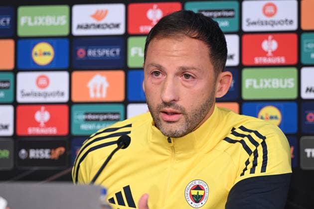 Ahead of Fenerbahce v Nice - UEFA Europa League ISTANBUL, TURKIYE - OCTOBER 1: Fenerbahce head coach Domenico Tedesco speaks during a press conference, PK, Pressekonferenz at the club s Can Bartu Facilities ahead of their UEFA Europa League second group stage match against France s Nice, on October 2, 2025, in Istanbul, Turkiye. Saffet Azak Anadolu Istanbul Turkey. Editorial use only. Please get in touch for any other usage.  Copyright: x2025xAnadoluxSaffetxAzakx