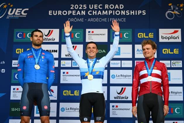UEC 2025 Road European Championship, EM, Europameisterschaft Drome-Ardeche 01 10 2025 ETOILE-SUR-RHONE, FRANCE - OCTOBER 01 : Evenepoel Remco (Belgium), Ganna Filippo (Italy) and Larsen Niklas (Denmark) during the podium ceremony of the Men Elite Individual Time Trial of the 2025 UEC Road European Championship Drome-Ardeche 10th edition an UCI Continental Championships cycling race of 24 km with start in Loriol-sur-Drome and finish in Etoile-sur-Rhone on October 1, 2025 in Etoile-sur-Rhone, France, 01 10 2025 Etoile-sur-Rhone France  Copyright: xVincentxKalutx
