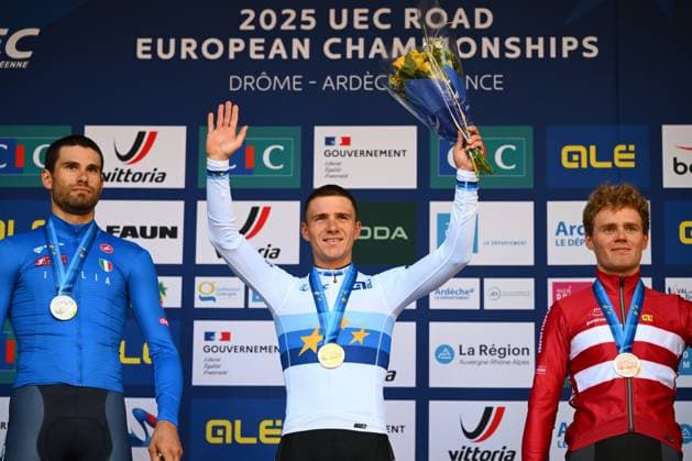 UEC 2025 Road European Championship, EM, Europameisterschaft Drome-Ardeche 01 10 2025 ETOILE-SUR-RHONE, FRANCE - OCTOBER 01 : Evenepoel Remco (Belgium), Ganna Filippo (Italy) and Larsen Niklas (Denmark) during the podium ceremony of the Men Elite Individual Time Trial of the 2025 UEC Road European Championship Drome-Ardeche 10th edition an UCI Continental Championships cycling race of 24 km with start in Loriol-sur-Drome and finish in Etoile-sur-Rhone on October 1, 2025 in Etoile-sur-Rhone, France, 01 10 2025 Etoile-sur-Rhone France  Copyright: xVincentxKalutx