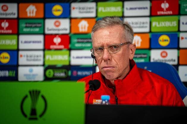 SOCCER - UEFA ECL, Poznan vs Rapid POZNAN,POLAND,01.OCT.25 - SOCCER - UEFA Conference League, KKS Lech Poznan vs SK Rapid Wien, preview, press conference, PK, Pressekonferenz Rapid. Image shows head coach Peter Stoeger (Rapid).  GEPAxpictures xKevinxHackner