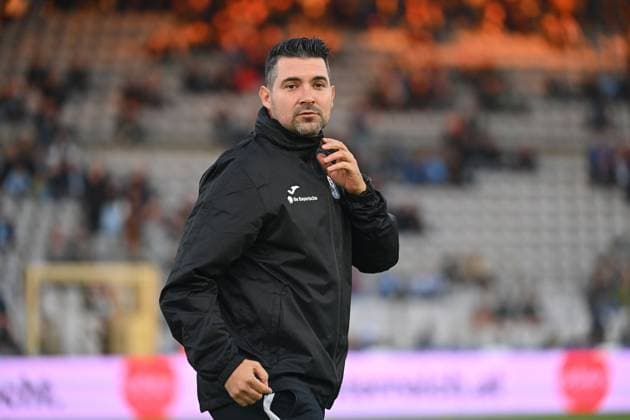 Alper Kayabunar Interim Coach 1860 , single picture,cropped single motif,half figure,half figure Football 3 Liga,9 Matchday, Season 2025 26 TSV 1860 Muenchen Viktoria Koeln on 01 10 2025 GRUENWALDER STADION