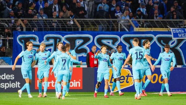Team FC Viktoria Köln goal by 2 0 at the match between TSV 1860 München v FC Viktoria Köln, Soccer, Men, 3 League, 2025 2026, Matchday 9 on 01 10 2025 in Munich, Stadion a d Grünwalder Straße Bayern Germany