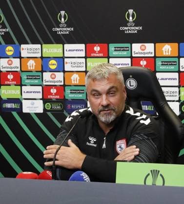 Ahead of Legia Warszawa v Samsunspor - UEFA Europa Conference League WARSAW, POLAND - OCTOBER 1: Head coach Thomas Reis of Samsunspor holds a press conference, PK, Pressekonferenz at Marshall Jozef Pilsudski Stadium ahead of the UEFA Europa Conference League match between Legia Warszawa and Samsunspor in Warsaw, Poland on October 1, 2025. Fatih Mehmet Kurkcu Anadolu Warsaw Poland. Editorial use only. Please get in touch for any other usage.  Copyright: x2025xAnadoluxFatihxMehmetxKurkcux