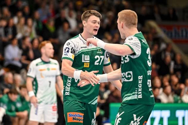 Goeppingen, Deutschland, 01.10.25: Oskar Sunnefeldt (FRISCH AUF! Goeppingen) und Ymir Oern Gislason (FRISCH AUF! Goeppingen) gestikuliert, gestik waehrend des DHB Pokal 2 Runde Spiels zwischen FRISCH AUF! Goeppingen vs SC DHfK Leipzig in der EWS Arena am 01. Oktober 2025 in Goeppingen, Deutschland. (Foto von Harry Langer DeFodi Images) Goeppingen, Germany, 01.10.25: Oskar Sunnefeldt (FRISCH AUF! Goeppingen) und Ymir Oern Gislason (FRISCH AUF! Goeppingen) gestures during the DHB Pokal 2 Runde match between FRISCH AUF! Goeppingen vs SC DHfK Leipzig at EWS Arena on October 1, 2025 in Goeppingen, Germany. (Photo by Harry Langer DeFodi Images) (Photo by Harry Langer DeFodi Images) Goeppingen, Germany, 01 10 25 Oskar Sunnefeldt FRISCH AUF Goeppingen and Ymir Oern Gislason FRISCH AUF Goeppingen gestures, gestures during the DHB Pokal 2 round match between FRISCH AUF Goeppingen vs SC DHfK Leipzig at EWS Arena on October 01, 2025 in Goeppingen, Germany Photo by Harry Langer DeFodi Images Goeppingen, Germany, 01 10 25 Oskar Sunnefeldt FRISCH AUF Goeppingen and Ymir Oern Gislason FRISCH AUF Goeppingen gestures during the DHB Pokal 2 round match between FRISCH AUF Goeppingen vs SC DHfK Leipzig at EWS Arena on October 1, 2025 in Goeppingen, Germany Photo by Harry Langer DeFodi Images Photo by Harry Langer DeFodi Images