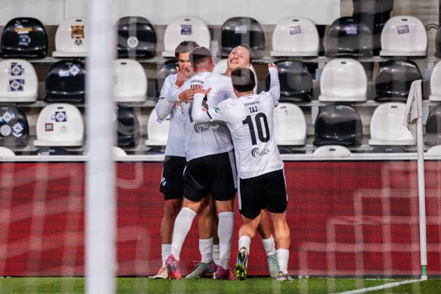 f l Julian Stark SC Verl, 07 , Alessio Besio SC Verl, 23 , Dominik Steczyk SC Verl, 11 , Berkan Taz SC Verl, 10 celebrates after Dominik Steczyk SC Verl, 11 GER, SC Verl vs FC Ingolstadt 04, Football, 3 Liga, Matchday 9, Season 2025 2026, 01 10 2025 GER, SC Verl vs FC Ingolstadt 04, Football, 3 Liga, Matchday 9, Season 2025 2026, 01 10 2025 Verl Copyright: xEibner-Pressefoto JanxRollingerx EP_JSK
