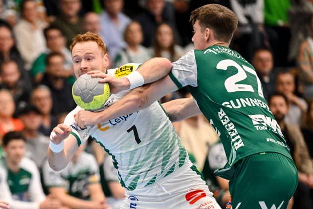 Goeppingen, Deutschland, 01.10.25: Tomas Piroch (SC DHfK Leipzig) und Oskar Sunnefeldt (FRISCH AUF! Goeppingen) im Zweikampf waehrend des DHB Pokal 2 Runde Spiels zwischen FRISCH AUF! Goeppingen vs SC DHfK Leipzig in der EWS Arena am 01. Oktober 2025 in Goeppingen, Deutschland. (Foto von Harry Langer DeFodi Images) Goeppingen, Germany, 01.10.25: Tomas Piroch (SC DHfK Leipzig) und Oskar Sunnefeldt (FRISCH AUF! Goeppingen) battle for the ball during the DHB Pokal 2 Runde match between FRISCH AUF! Goeppingen vs SC DHfK Leipzig at EWS Arena on October 1, 2025 in Goeppingen, Germany. (Photo by Harry Langer DeFodi Images) (Photo by Harry Langer DeFodi Images) Goeppingen, Germany, 01 10 25 Tomas Piroch SC DHfK Leipzig and Oskar Sunnefeldt FRISCH AUF Goeppingen in a duel during the DHB Pokal 2 round match between FRISCH AUF Goeppingen vs SC DHfK Leipzig at EWS Arena on October 01, 2025 in Goeppingen, Germany Photo by Harry Langer DeFodi Images Goeppingen, Germany, 01 10 25 Tomas Piroch SC DHfK Leipzig and Oskar Sunnefeldt FRISCH AUF Goeppingen battle for the ball during the DHB Pokal 2 Runde match between FRISCH AUF Goeppingen vs SC DHfK Leipzig at EWS Arena on October 1, 2025 in Goeppingen, Germany Photo by Harry Langer DeFodi Images Photo by Harry Langer DeFodi Images