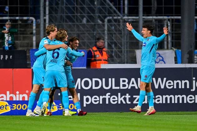 Player of FC Viktoria Köln with goal celebration, celebration, goal celebration, celebrate the goal, goal, celebration, celebration about the goal to 0 2 by David Otto Viktoria Köln, 10 hidden, optimistic, action, action, 01 10 2025, Munich Germany , Football, 3 Liga, TSV 1860 München FC Viktoria Köln, DFB DFL REGULATIONS PROHIBIT ANY USE OF PHOTOGRAPHS AS IMAGE SEQUENCES AND OR QUASI VIDEO xslx