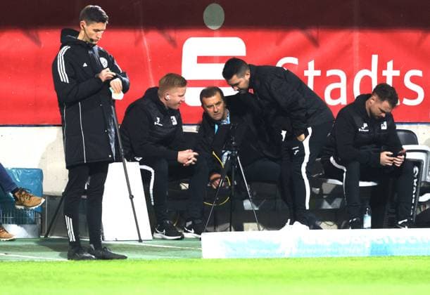 Ball is in the goal 1860 interim sports manager Manfred PAULA and 1860 Munich interim coach Alper KAYABUNAR Football 1860 Cologne 3 Football League, TSV 1860 Munich FC Viktoria Cologne, Matchday 9, Season 2025 2026, on 1 10 2025 in Munich, S T A D I O N A N D E R G R U E N W A L D E R S T R A S S S E, Germany Source Copyright Credit Oryk HAIST xFUSSBALL-1860-KOELNx