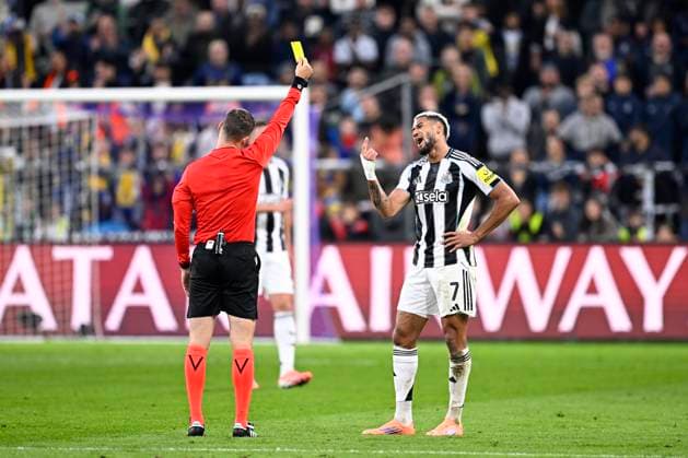 Royale Union Saint-Gilloise v Newcastle United - UEFA Champions League BRUSSELS, BELGIUM - OCTOBER 01 : Joelinton midfielder of Newcastle United receives a yellow card from referee Urs Schnyder Urs (SUI) during the UEFA Champions League 2025 26 League Phase MD2 match between Royale Union Saint-Gilloise and Newcastle United on October 1, 2025 in Brussels, Belgium, 01 10 2025 Brussels Belgium  Copyright: xTomasxSiskx