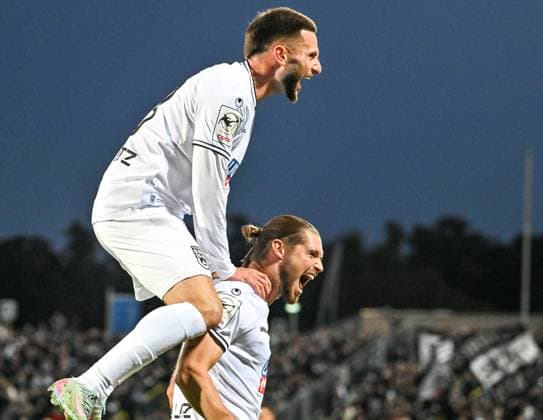 GER, 3 Liga, SSV Ulm 1846 vs 1 FC Schweinfurt 05 01 10 2025, Donaustadion, Ulm, GER, 3 Liga, SSV Ulm 1846 vs 1 FC Schweinfurt 05, pictured celebrating after scoring 1 0, Dennis Chessa SSV Ulm, 11 , Leon Dajaku SSV Ulm, 43 nordphotoxGmbHx xHafner nph00200
