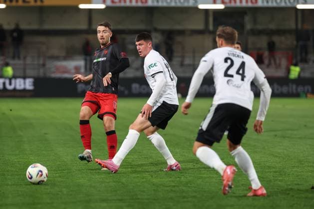 3 Liga SC Verl FC Ingolstadt 04 Max Besuschkow 17, FCI Besio Alessio 23 Verl Stöcker Michel 24 Verl 3 Liga FC Ingolstadt 04 Season 2025 2026 SC Verl