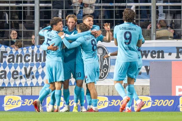 Goal celebration for 0 2, David Otto 10 Viktoria Koeln 1904 , Tobias Eisenhut 6 Viktoria Koeln 1904 , TSV 1860 Muenchen vs Viktoria Koeln 1904, 3 Liga, 9 Spieltag, 01 10 2025 DFB regulations prohibit any use of photographs as image sequences and or quasi video Muenchen Bayern Germany Copyright: xkolbert-press UlrichxGamelx