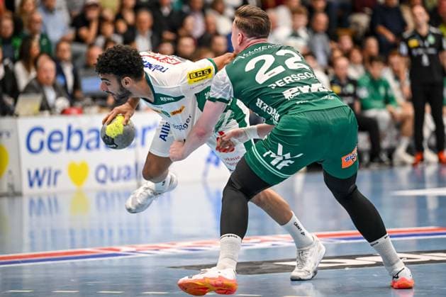 Goeppingen, Deutschland, 01.10.25: Ahmed Khairi (SC DHfK Leipzig) und Erik Persson (FRISCH AUF! Goeppingen) im Zweikampf waehrend des DHB Pokal 2 Runde Spiels zwischen FRISCH AUF! Goeppingen vs SC DHfK Leipzig in der EWS Arena am 01. Oktober 2025 in Goeppingen, Deutschland. (Foto von Harry Langer DeFodi Images) Goeppingen, Germany, 01.10.25: Ahmed Khairi (SC DHfK Leipzig) und Erik Persson (FRISCH AUF! Goeppingen) battle for the ball during the DHB Pokal 2 Runde match between FRISCH AUF! Goeppingen vs SC DHfK Leipzig at EWS Arena on October 1, 2025 in Goeppingen, Germany. (Photo by Harry Langer DeFodi Images) (Photo by Harry Langer DeFodi Images) Goeppingen, Germany, 01 10 25 Ahmed Khairi SC DHfK Leipzig and Erik Persson FRISCH AUF Goeppingen in a duel during the DHB Pokal 2 round match between FRISCH AUF Goeppingen vs SC DHfK Leipzig at EWS Arena on October 01, 2025 in Goeppingen, Germany Photo by Harry Langer DeFodi Images Goeppingen, Germany, 01 10 25 Ahmed Khairi SC DHfK Leipzig and Erik Persson FRISCH AUF Goeppingen battle for the ball during the DHB Pokal 2 Runde match between FRISCH AUF Goeppingen vs SC DHfK Leipzig at EWS Arena on October 1, 2025 in Goeppingen, Germany Photo by Harry Langer DeFodi Images Photo by Harry Langer DeFodi Images