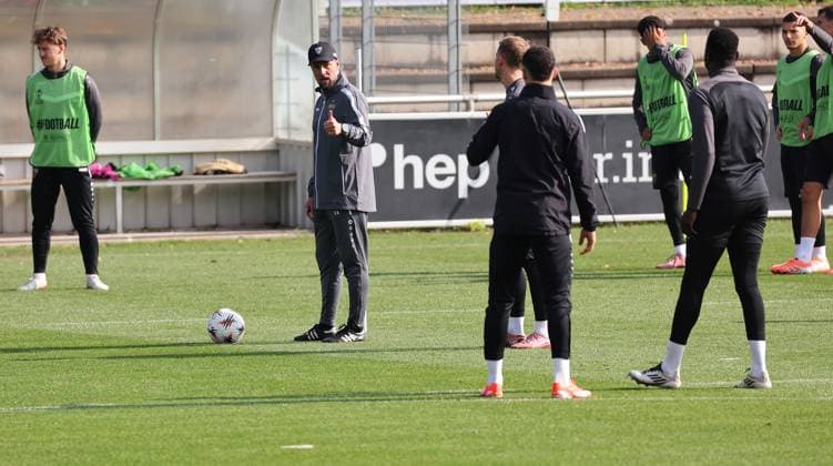 01 10 2025, Germany, Stuttgart, Football UEFA Europa League, Season 2025 2026, VfB Stuttgart Training, VfB Coach Sebastian Hoeneß