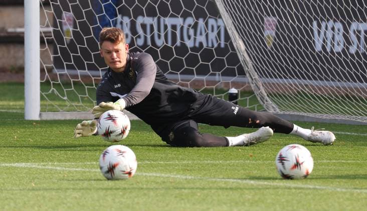 01 10 2025, Germany, Stuttgart, Football UEFA Europa League, Season 2025 2026, VfB Stuttgart Training, Alexander Nübel