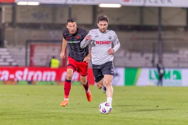 Verl, Germany 01 October 2025 3 Liga 2025 2026 SC Verl vs FC Ingolstadt 04 In the picture from left in a duel Lukas Fröde Froede FCI and Berkan Taz SC DFB regulations prohibit any use of photographs as image sequences and or quasi video Sportclub Arena Nordrhein Westfalen Copyright: xFotostandx xSchäferx