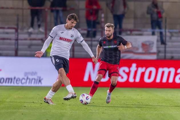 Verl, Germany 01 October 2025 3 Liga 2025 2026 SC Verl vs FC Ingolstadt 04 In the picture from left in duel Fynn Otto SC and Yannick Deichmann FCI DFB regulations prohibit any use of photographs as image sequences and or quasi video Sportclub Arena Nordrhein Westfalen Copyright: xFotostandx xSchäferx