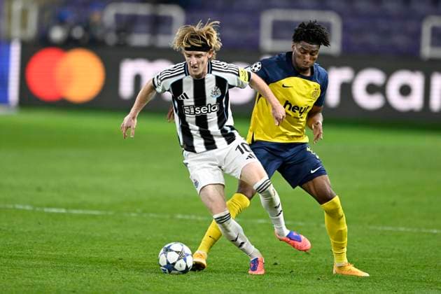 Royale Union Saint-Gilloise v Newcastle United - UEFA Champions League BRUSSELS, BELGIUM - OCTOBER 01 : Gordon Anthony forward of Newcastle United and Rodriguez Cortez Kevin Jose forward of Union Saint-Gilloise during the UEFA Champions League 2025 26 League Phase MD2 match between Royale Union Saint-Gilloise and Newcastle United on October 1, 2025 in Brussels, Belgium, 01 10 2025 Brussels Belgium  Copyright: xJanxDexMeuleneirx