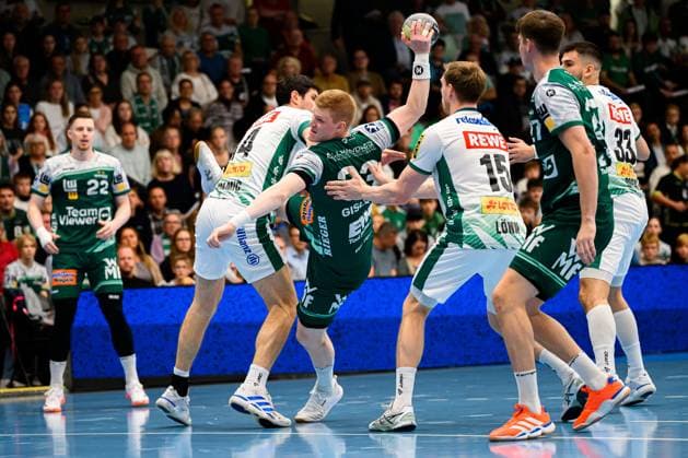 Goeppingen DHB Pokal 25 26 Frisch Auf Goeppingen SC DHfK Leipzig f li Marko Mamic Leipzig , Ymir Gislason Goeppingen , Adam Loenn Lönn Leipzig , Goeppingen EWS Arena Baden Württemberg Germany