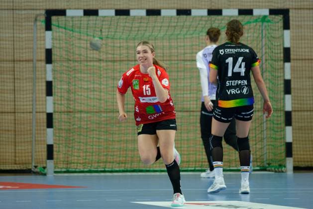 Fabienne Buech Halle, 15 after goal, SV Union Halle Neustadt vs VfL Oldenburg, Handball Bundesliga Frauen, Saison 2025 26, 4 Spieltag, 01 10 2025 Halle SWH Arena Sachsen Anhalt Germany