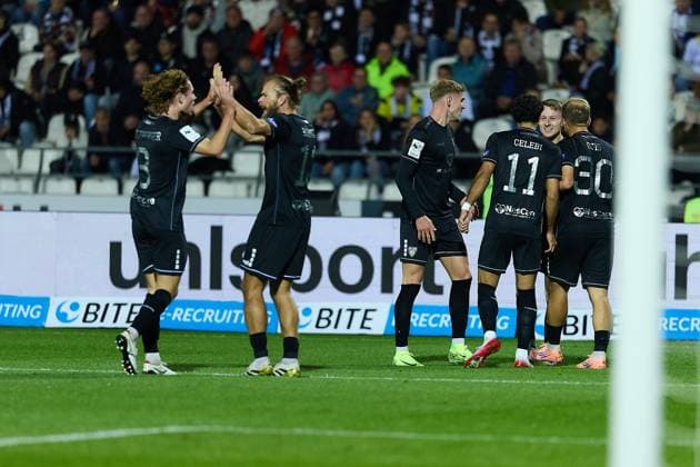 Joyful celebration at 1 FC Schweinfurt 05 over the equalizer to 1 1 GER, SSV Ulm 1846 vs 1 FC Schweinfurt , Soccer, Men, 3 League, Matchday 9, Season 2025 2026, 30 09 2025 GER, SSV Ulm 1846 vs 1 FC Schweinfurt , Soccer, Men, 3 League, Matchday 9, Season 2025 2026, 30 09 2025 Ulm Copyright: xEibner-Pressefoto GeraldxOelze-dexStoppanyx EP_ODS