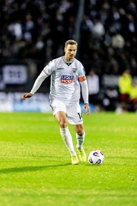 Football, Season 2025 2026, 3 Liga, Donaustadion Ulm, 9 Matchday, SSV Ulm 1846 Football 1 FC Schweinfurt 05, 01 10 2025 01 10 2025, Football, Season 2025 2026, 3 Liga, Donaustadion Ulm, 9 Matchday, SSV Ulm 1846 Football 1 FC Schweinfurt 05, Cropped single image 14 Dennis Dressel SSV Ulm 1846 Football Photo Lucca Fundel Ulm Donaustadion Baden Württemberg Germany