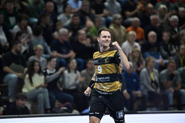 Julius Dierberg HC Elbflorenz 2006, 9 HC Elbflorenz 2006 vs HSV Hamburg, DHB Pokal Herren, Spielzeit 2025 2026, 01 10 2025 HC Elbflorenz 2006 vs HSV Hamburg DHB Pokal Herren, Spielzeit 2025 2026, 01 10 2025 Dresden Copyright: xEibner-Pressefoto xHoepnerx EP_PHR