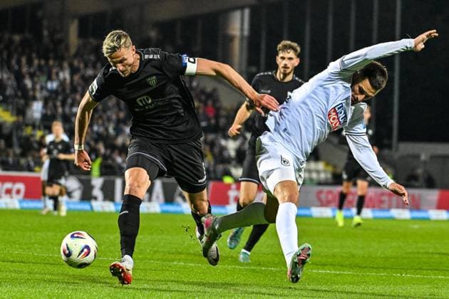 GER, 3 Liga, SSV Ulm 1846 vs 1 FC Schweinfurt 05 01 10 2025, Donaustadion, Ulm, GER, 3 Liga, SSV Ulm 1846 vs 1 FC Schweinfurt 05, in the picture Thomas Meissner Meissner Schweinfurt, 8 , Leon Dajaku SSV Ulm, 43 nordphotoxGmbHx xHafner nph00200