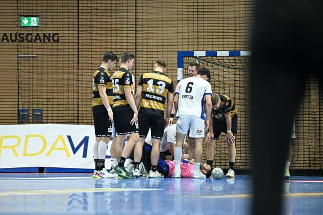Mohamed El Tayar HSV Hamburg, 12 lies injured on the ground after a foul HC Elbflorenz 2006 vs HSV Hamburg, DHB Cup Men, Season 2025 2026, 01 10 2025 HC Elbflorenz 2006 vs HSV Hamburg DHB Cup Men, Season 2025 2026, 01 10 2025 Dresden Copyright: xEibner-Pressefoto xHoepnerx EP_PHR
