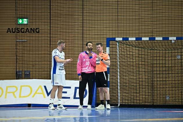 Mohamed El Tayar HSV Hamburg, 12 discussed after a foul with the referee HC Elbflorenz 2006 vs HSV Hamburg, DHB Pokal Herren, Spielzeit 2025 2026, 01 10 2025 HC Elbflorenz 2006 vs HSV Hamburg DHB Pokal Herren, Spielzeit 2025 2026, 01 10 2025 Dresden Copyright: xEibner-Pressefoto xHoepnerx EP_PHR