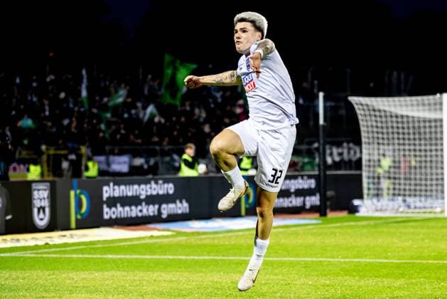 Soccer, Season 2025 2026, 3 Liga, Donaustadion Ulm, 9 Matchday, SSV Ulm 1846 Soccer 1 FC Schweinfurt 05, 01 10 2025 01 10 2025, Soccer, Season 2025 2026, 3 Liga, Donaustadion Ulm, 9 Matchday, SSV Ulm 1846 Soccer 1 FC Schweinfurt 05, Goal celebration joy after goal Goal shot to 2 1 by 32 Niklas Kölle SSV Ulm 1846 Soccer Photo Lucca Fundel Ulm Donaustadion Baden Württemberg Germany