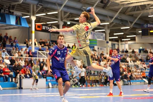 Goal throw by August Pedersen Burgdorf TSV Bayer Dormagen vs TSV Hannover Burgdorf, Handball, DHB Pokal, 01 10 2025 TSV Bayer Dormagen vs TSV Hannover Burgdorf, Handball, DHB Pokal, 01 10 2025 Dormagen Copyright: xEibner-Pressefotox EP_RWS