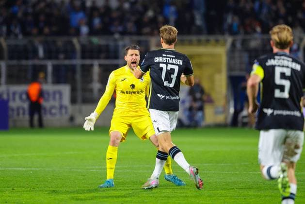 Rene Vollath 11, TSV 1860 München and Max Christiansen 13, TSV 1860 München Goal for 1 2 in the match between TSV 1860 München v FC Viktoria Köln, Soccer, Men, 3 League, 2025 2026, Matchday 9 on 01 10 2025 in Munich, Stadion a d Grünwalder Straße Bayern Germany