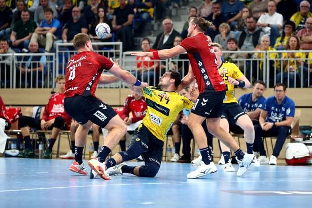 01 10 2025, xmohx, Handball DHB Pokal, Rhein Neckar Loewen SG Flensburg Handewitt v l Johannes Golla SG Flensburg Handewitt Dani Baijens Rhein Neckar Loewen Kent Robin Tonnesen SG Flensburg Handewitt DFL DFB REGULATIONS PROHIBIT ANY USE OF PHOTOGRAPHS as IMAGE SEQUENCES and or QUASI VIDEO Heidelberg