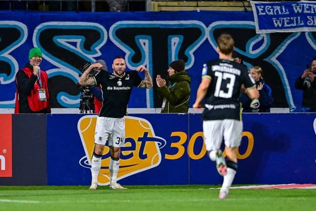 from left goal scorer to 2 2 Patrick Hobsch TSV 1860, 34 and Max Christiansen TSV 1860, 13 with goal celebration, jubilation, goal celebration, celebrate the goal, goal, celebration, jubilation about the goal, optimistic, action, action, 01 10 2025, Munich Germany , Football, 3 Liga, TSV 1860 München FC Viktoria Köln, DFB DFL REGULATIONS PROHIBIT ANY USE OF PHOTOGRAPHS AS IMAGE SEQUENCES AND OR QUASI VIDEO xslx