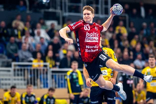 DHB Pokal 2025 26 2nd round Rhein Neckar Löwen vs SG Flensburg Handewitt 01 10 2025 Domen Novak 63 SGFH jumps to throw against Rhein Neckar Löwen DHB Pokal 2025 26 2nd round Rhein Neckar Löwen vs SG Flensburg Handewitt at the SNP Dome in Heidelberg Copyright: xBEAUTIFULxSPORTS Gelhardtx