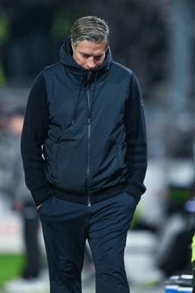3 Liga 25 26 VfL Osnabrück SSV Jahn Regensburg on 01 10 2025 at Bremer Brücke in Osnabrück Coach Michael Wimmer Regensburg dissatisfied, disappointed, disappointed, dejected MT