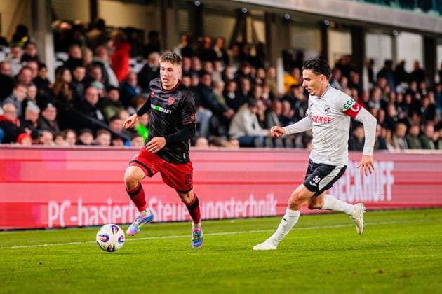 v l Gustav Christensen FC Ingolstadt 04, 24 , Timur Gayret SC Verl, 30 in duel GER, SC Verl vs FC Ingolstadt 04, Football, 3 Liga, Matchday 9, Season 2025 2026, 01 10 2025 GER, SC Verl vs FC Ingolstadt 04, Football, 3 Liga, Matchday 9, Season 2025 2026, 01 10 2025 Verl Copyright: xEibner-Pressefoto JanxRollingerx EP_JSK