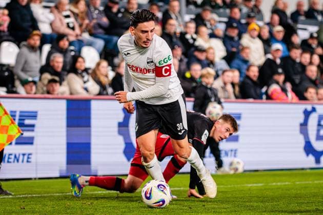 v l Timur Gayret SC Verl, 30 , Gustav Christensen FC Ingolstadt 04, 24 in duel GER, SC Verl vs FC Ingolstadt 04, Football, 3 Liga, Matchday 9, Season 2025 2026, 01 10 2025 GER, SC Verl vs FC Ingolstadt 04, Football, 3 Liga, Matchday 9, Season 2025 2026, 01 10 2025 Verl Copyright: xEibner-Pressefoto JanxRollingerx EP_JSK