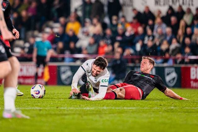 f l Berkan Taz SC Verl, 10 , Simon Lorenz FC Ingolstadt 04, 32 in duel GER, SC Verl vs FC Ingolstadt 04, Football, 3 Liga, Matchday 9, Season 2025 2026, 01 10 2025 GER, SC Verl vs FC Ingolstadt 04, Football, 3 Liga, Matchday 9, Season 2025 2026, 01 10 2025 Verl Copyright: xEibner-Pressefoto JanxRollingerx EP_JSK