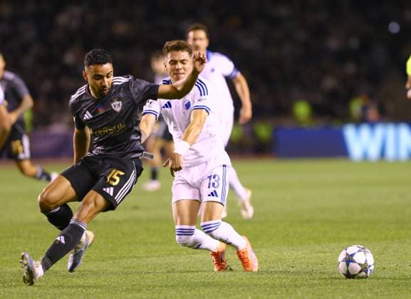 Qarabag v FC Copenhagen - UEFA Champions League BAKU, AZERBAIJAN - OCTOBER 1: Leandro Andrade (15) of Qarabag in action against Rodrigo Huescas (13) of FC Copenhagen during the UEFA Champions League Group Stage second week match between Qarabag and FC Copenhagen at Tofiq Bahramov Stadium in Baku, Azerbaijan on October 1, 2025. Resul Rehimov Anadolu Baku Azerbaijan. Editorial use only. Please get in touch for any other usage.  Copyright: x2025xAnadoluxResulxRehimovx