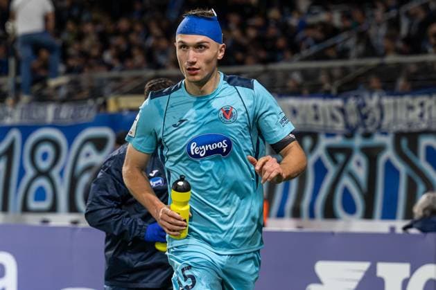 Christoph Greger FC Viktoria Koeln, 15 with turban after a heavily bleeding head injury GER, TSV 1860 Muenchen vs Viktoria Koeln 1904, Soccer, 3 Bundesliga, Matchday 9, Season 2025 2026, 01 10 2025 DFL DFB REGULATIONS PROHIBIT ANY USE OF PHOTOGRAPHS as IMAGE SEQUENCES and or QUASI VIDEO GER, TSV 1860 Muenchen vs Viktoria Koeln 1904, Football, 3 Bundesliga, Matchday 9, Season 2025 2026, 01 10 2025 Muenchen Copyright: xEibner-Pressefoto HeikexFeinerx EP_HFR