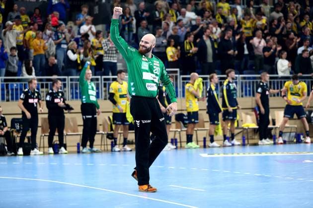 01 10 2025, xmohx, Handball DHB Pokal, Rhein Neckar Loewen SG Flensburg Handewitt v l Mike Jensen Rhein Neckar Loewen Jubel, Freude DFL DFB REGULATIONS PROHIBIT ANY USE OF PHOTOGRAPHS as IMAGE SEQUENCES and or QUASI VIDEO Heidelberg