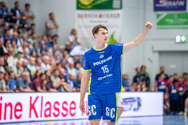 DHB Cup TV Hüttenberg VfL Gummersbach, 01 10 25 Miro Schluroff VfL Gummersbach, 15 DHB Cup TV Hüttenberg VfL Gummersbach Hüttenberg, 01 10 25 Copyright: xBEAUTIFULxSPORTS Roeczeyx