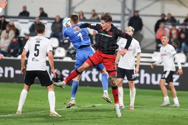 3 Liga SC Verl FC Ingolstadt 04 Goal chance missed Frederik Christensen 11, FCI goalkeeper Schulze Philipp 1 Verl Ens Martin 5 Verl 3 Liga FC Ingolstadt 04 Season 2025 2026 SC Verl