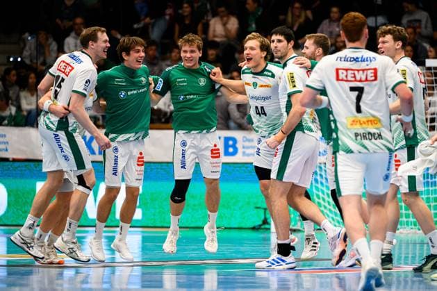 Goeppingen DHB Pokal 25 26 Frisch Auf Goeppingen SC DHfK Leipzig die Mannschaft von Leipzig Schlussjubel Schlußjubel Emotion Freude Goeppingen EWS Arena Baden Württemberg Germany