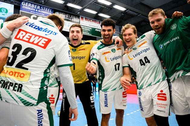 Goeppingen DHB Pokal 25 26 Frisch Auf Goeppingen SC DHfK Leipzig Franz Semper Leipzig , Torhueter Domenico Ebner Leipzig , Ahmed Khairi Leipzig , Blaer Hinriksson Leipzig Schlussjubel Schlußjubel Emotion Freude Goeppingen EWS Arena Baden Württemberg Germany
