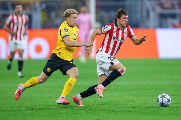 01 10 2025, Football, UEFA Champions League, Borussia Dortmund Athletic Club Bilbao, BVB Stadion, 2 Matchday, Season 2025 2026 Daniel Svensson BVB 24 in duel against Unai Gomez Bilbao 20 Regulations prohibit any use of photographs as image sequences and or quasi video North Rhine-Westphalia Germany